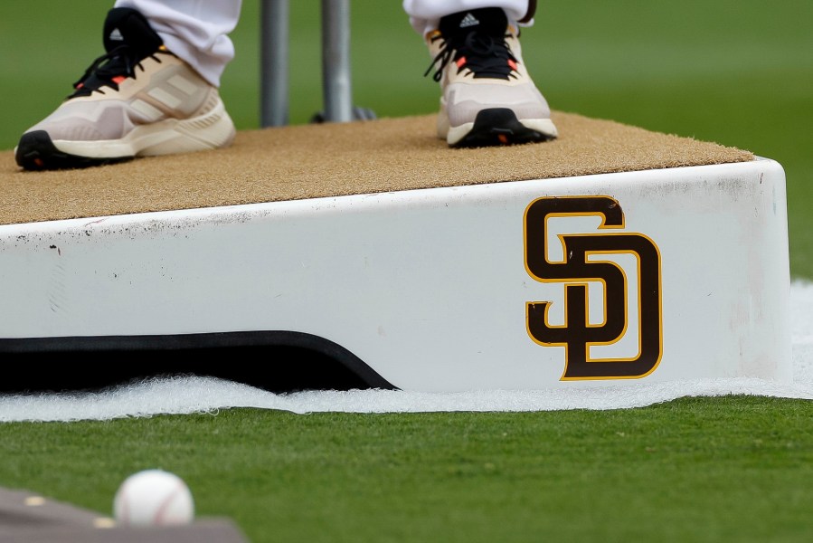 former-venezuelan-player-working-for-san-diego-padres-detained-by-ice