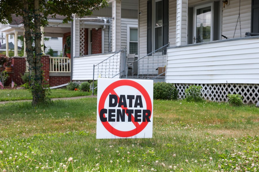 shapiro-signs-new-executive-order-targeting-data-centers,-‘the-strictest-in-the-nation’