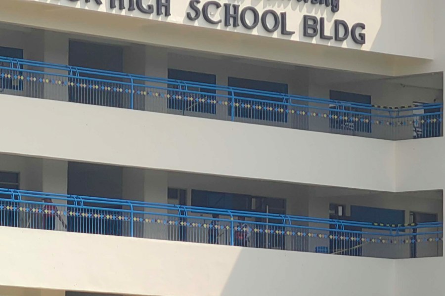 student-kills-schoolmate-and-himself-in-livestreamed-philippine-school-attack,-official-says