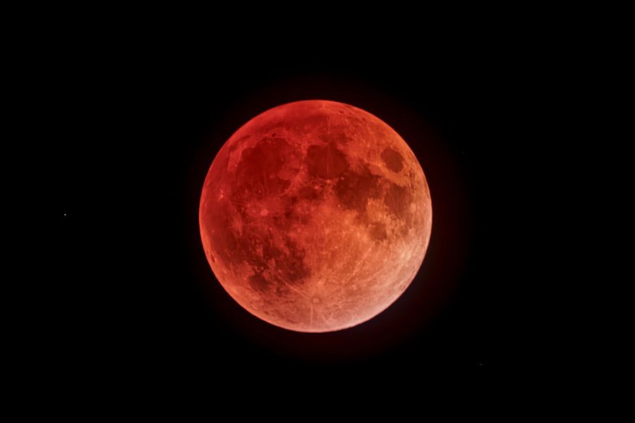 you-can-see-a-blood-moon-lunar-eclipse-in-august.-here’s-when,-how-to-see-it-at-maximum