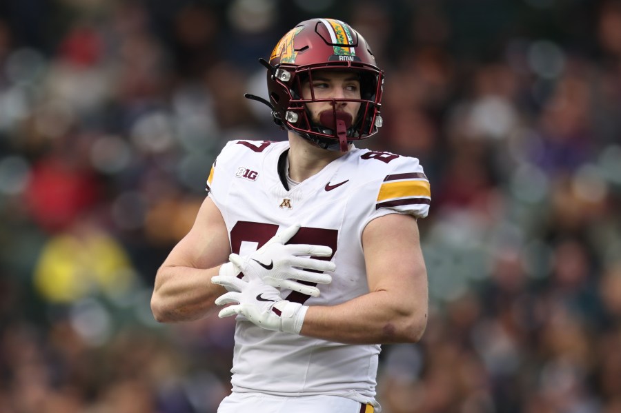 browns-sign-tight-end,-lose-veteran-to-injury