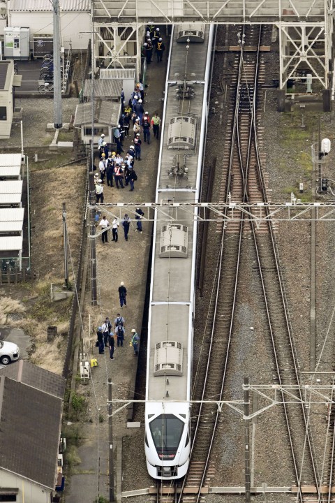 express-train-hits-and-kills-4-workers-at-railway-station-in-japan