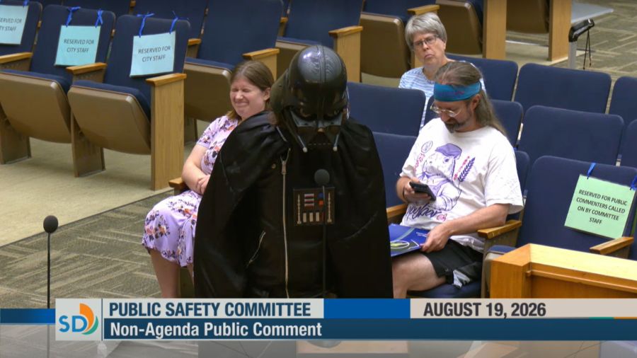 man-dressed-as-darth-vader-sarcastically-endorses-cameras-at-city-council-meeting