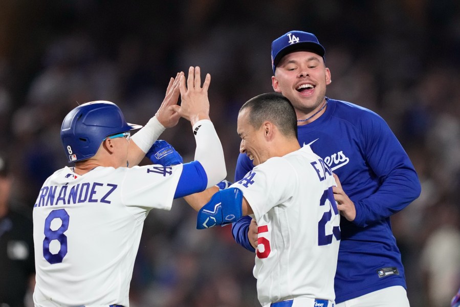 edman’s-walk-off-single-lifts-dodgers-over-pirates-5-4