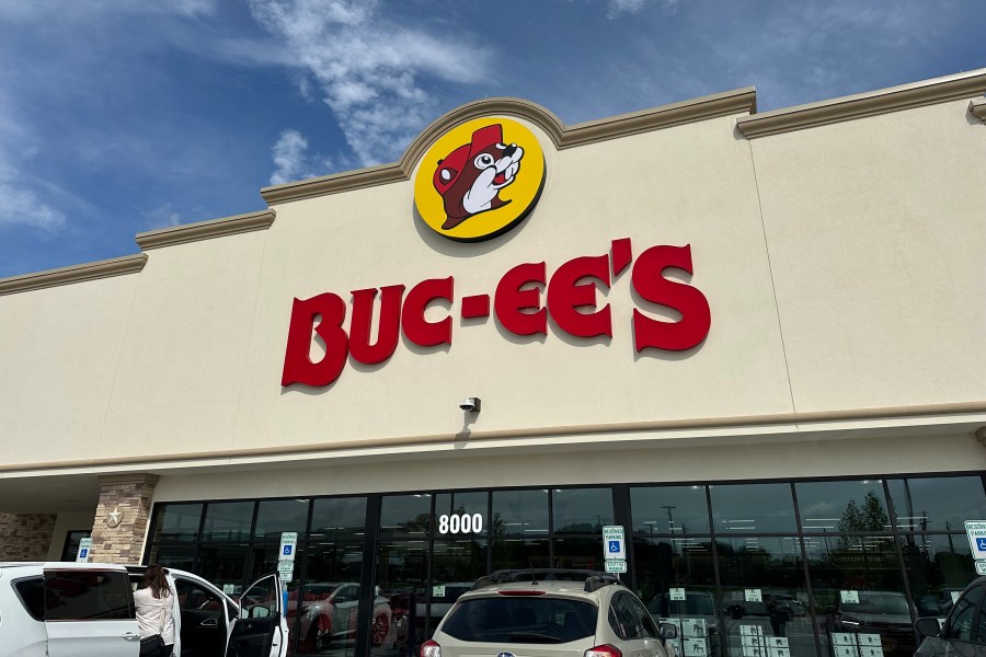 buc-ee’s-chain-draws-outcry-in-ohio-for-launching-fight-over-a-mini-mart’s-beaver-logo