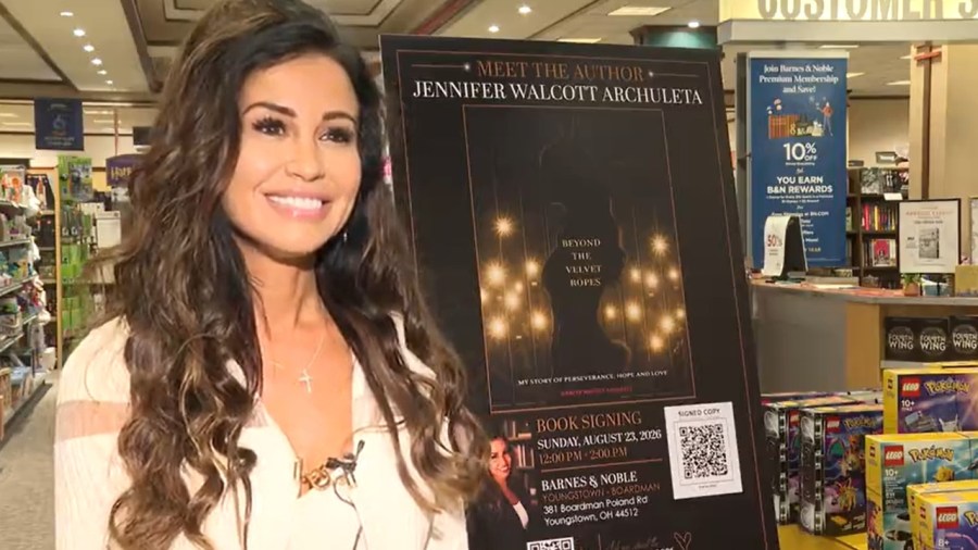 former-playboy-bunny-holds-book-signing-in-boardman