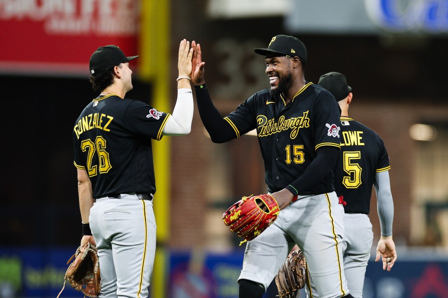 gonzales-rbi-single-sends-pirates-past-padres-3-2-in-12-innings