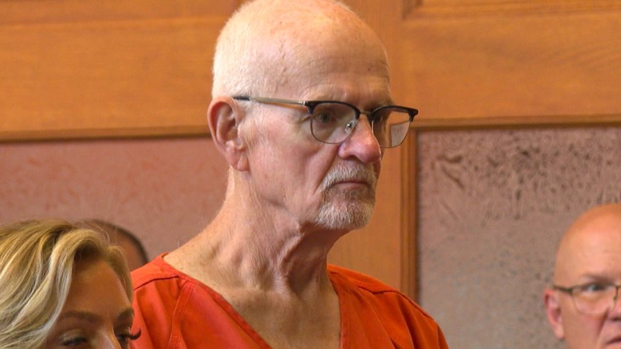 man-pleads-not-guilty-to-stabbing-wife