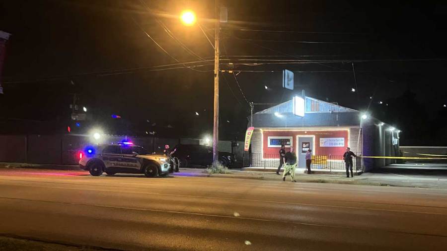 police-respond-to-shooting-near-bar-in-austintown