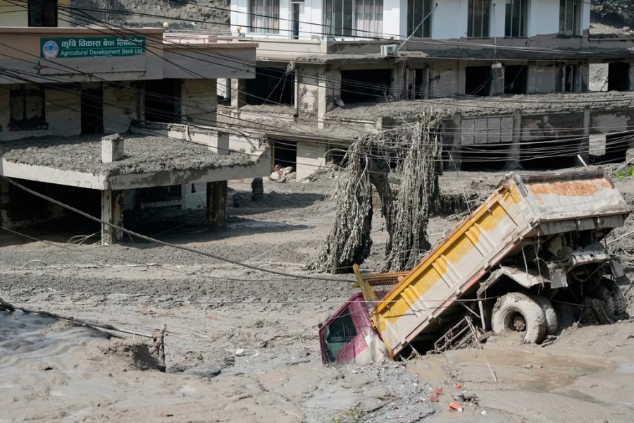 deadly-flash-floods-in-nepal-leave-hundreds-missing,-including-tourists-from-us