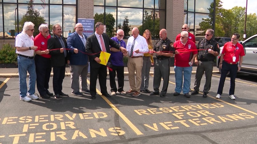 local-court-cuts-ribbon-on-veteran-parking-spaces