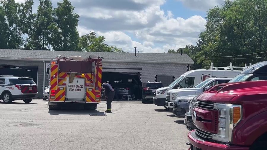 vehicle-drives-through-concrete-wall-at-youngstown-business