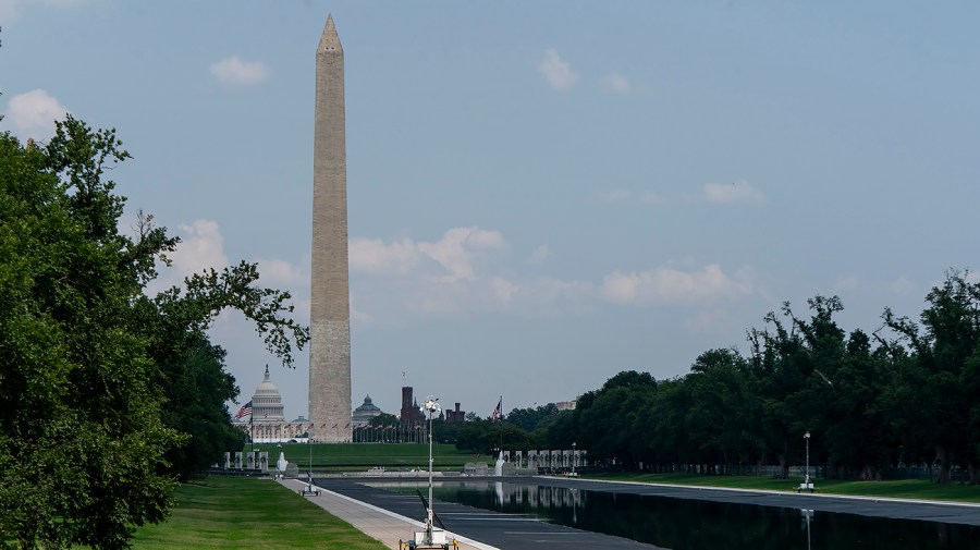 trump-posts-update-on-lincoln-memorial-reflecting-pool