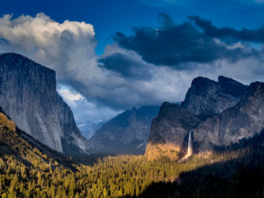 trump-considers-giving-away-part-of-yosemite-to-private-company