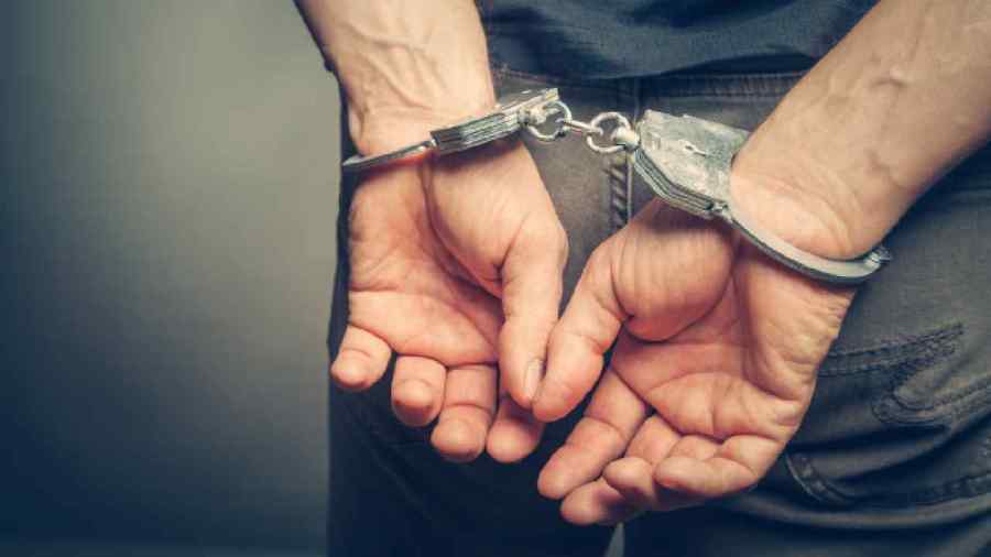 man-arrested-after-search-warrants-in-new-castle