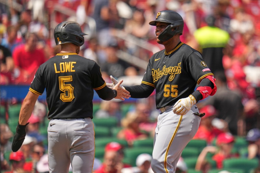 valdez-and-triolo-homer-in-pirates’-5-4-win-over-cardinals