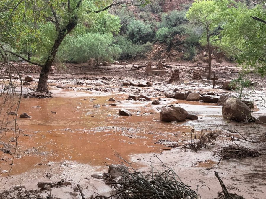 grand-canyon-flooding:-over-a-dozen-possibly-missing,-water-pipeline-knocked-out