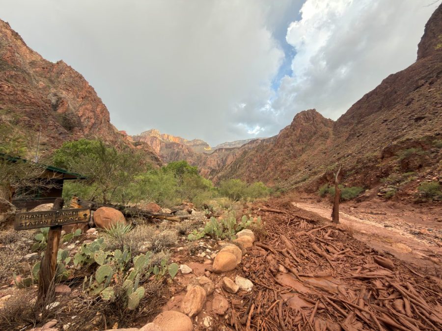 grand-canyon-flash-flood-leaves-1-dead,-several-missing