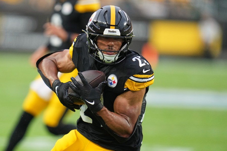 steelers-sign-13-players-to-the-practice-squad
