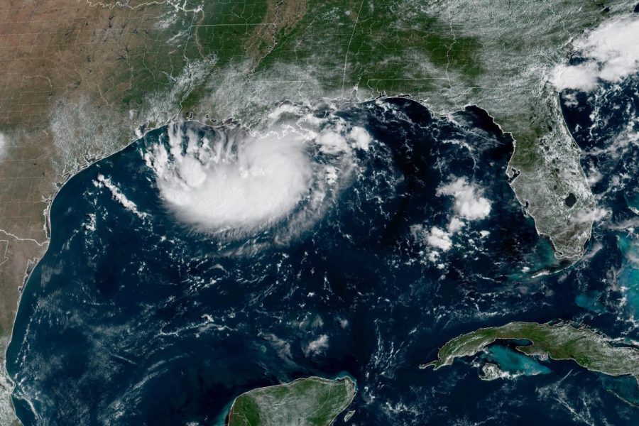 coastal-texas-and-louisiana-warned-of-tropical-storm,-while-another-storm-moves-toward-hawaii