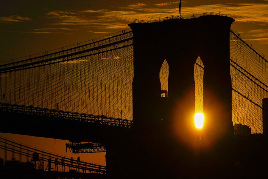 knife-wielding-man-on-brooklyn-bridge-cables-fatally-shot-after-ignoring-orders-to-drop-weapon