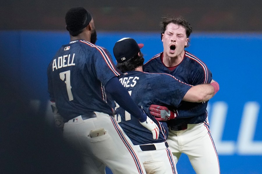 guardians-top-tigers-4-3-to-sweep-doubleheader