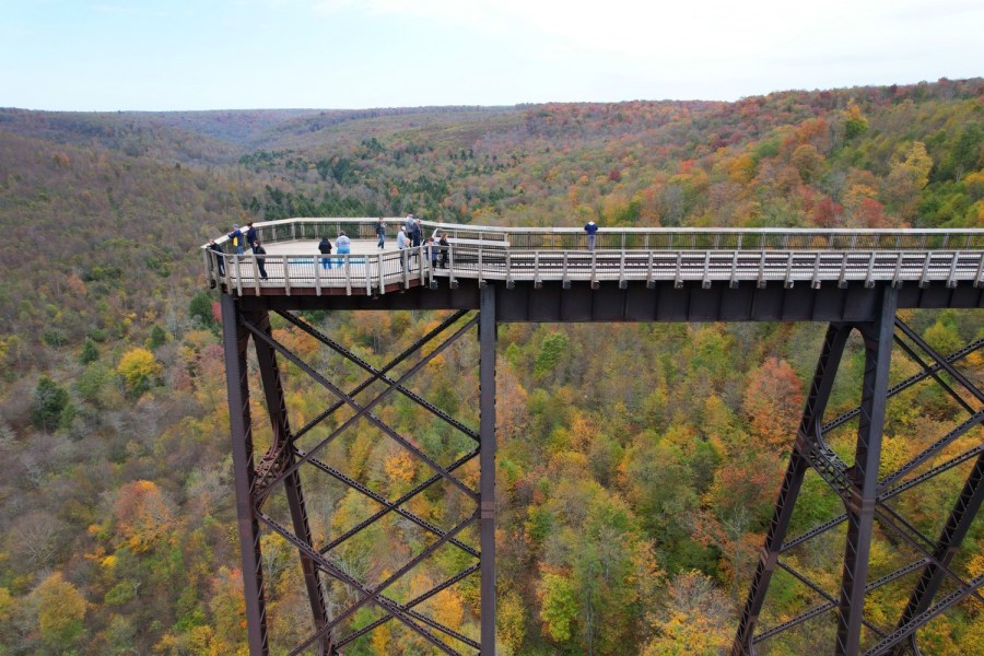 popular-pennsylvania-fall-foliage-spot-reopens-for-the-season