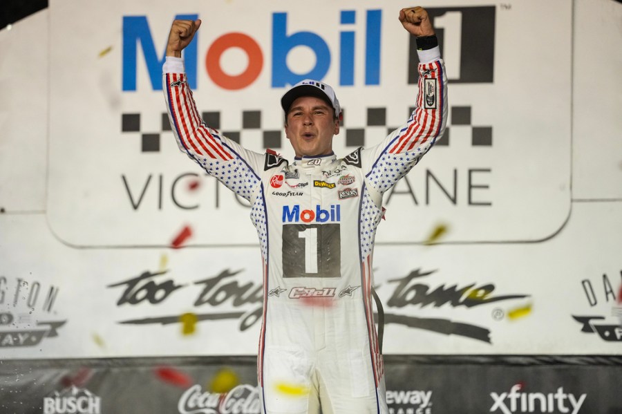 bell-wins-the-southern-500-to-start-the-chase
