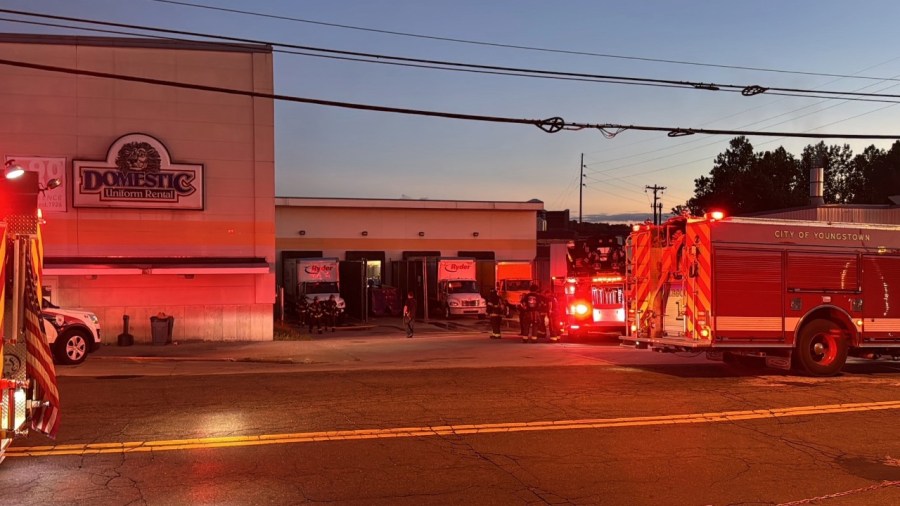 crews-put-out-flames-at-laundry-service-business-in-youngstown