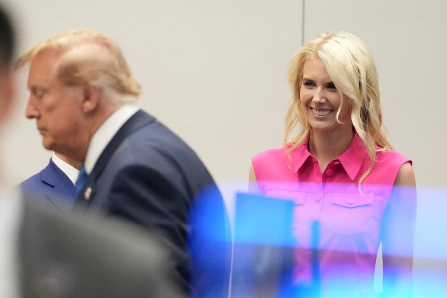 trump-gifted-$45,000-to-natalie-harp,-2-other-white-house-aides-for-holidays