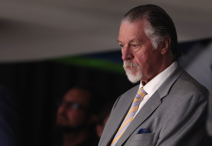 espn-mourns-the-death-of-former-hockey-analyst