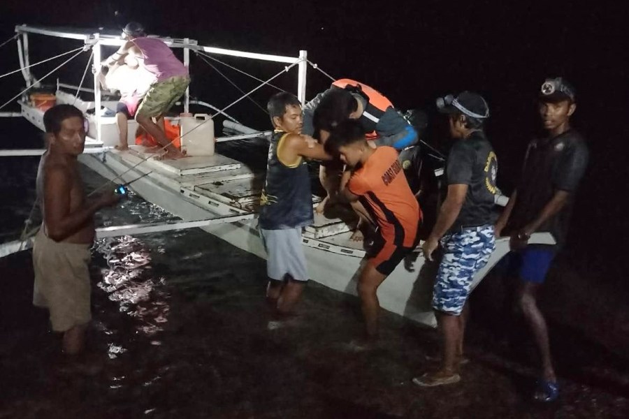 fire-on-passenger-ferry-in-philippines-leaves-dozens-missing-and-at-least-5-dead