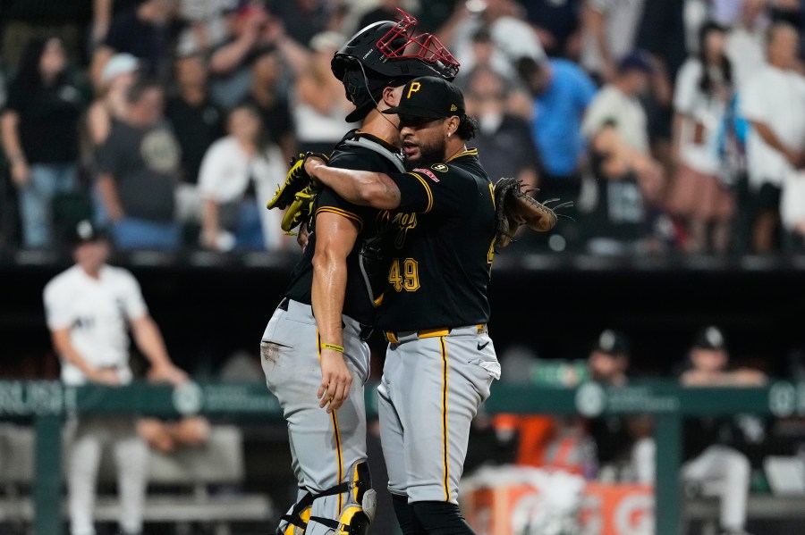 pirates-use-8-pitchers-in-a-4-2-win-over-the-white-sox