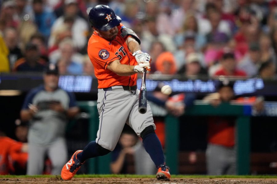 astros’-jose-altuve-doubles-for-2,500th-career-hit