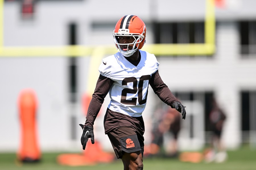 browns-elevate-two-players-to-the-active-roster