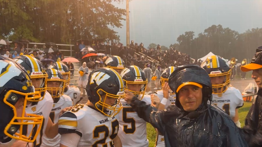 kettering-scores-five-touchdowns-in-wilmington-win