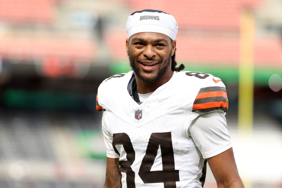 former-browns-wideout-signs-with-division-rival