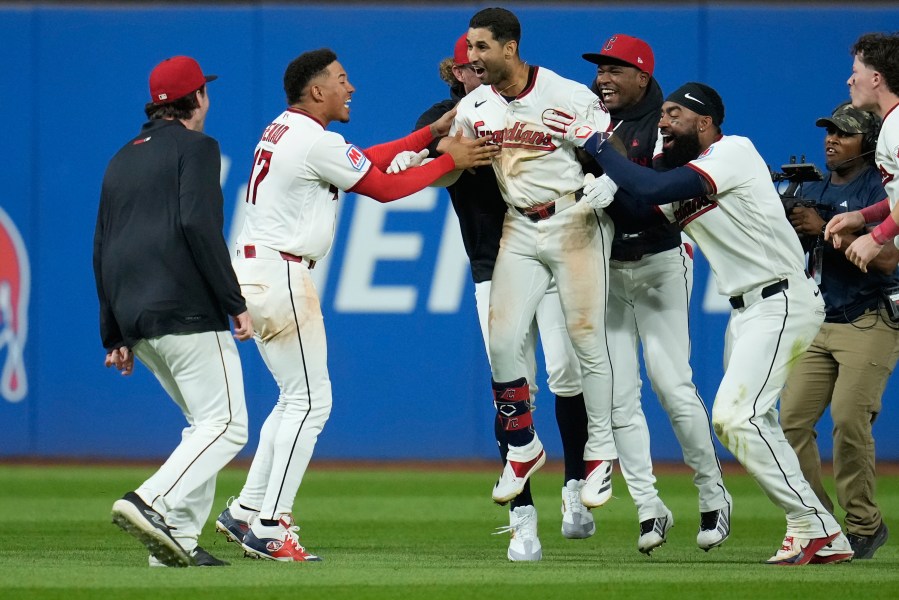 guardians-rally-past-white-sox-7-6,-tighten-al-central
