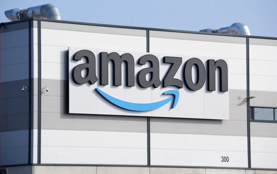 amazon-increases-minimum-starting-pay,-adds-new-discount-for-employees