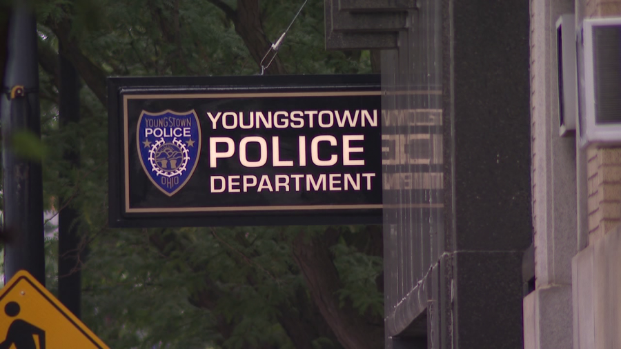 man-hospitalized-after-early-morning-stabbing-in-youngstown-driveway
