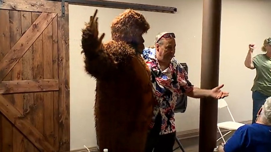 bigfoot-bash-tells-the-tale-of-sasquatch-at-sighting-area