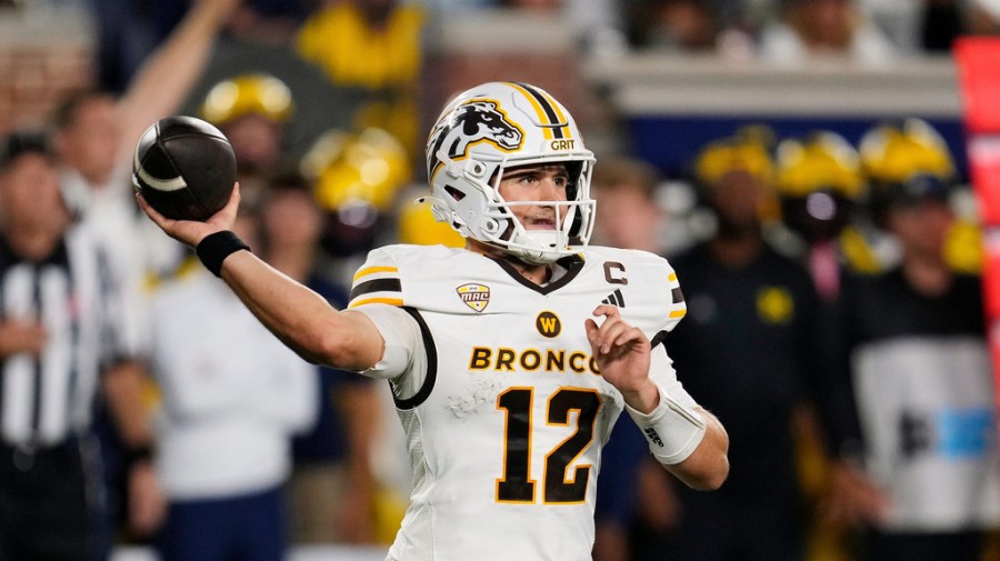 canfield-native-scores-twice-in-western-michigan-win
