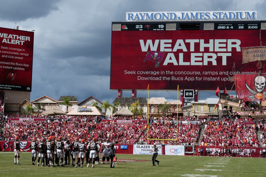 browns-buccaneers-delayed-by-lightning-in-final-minutes