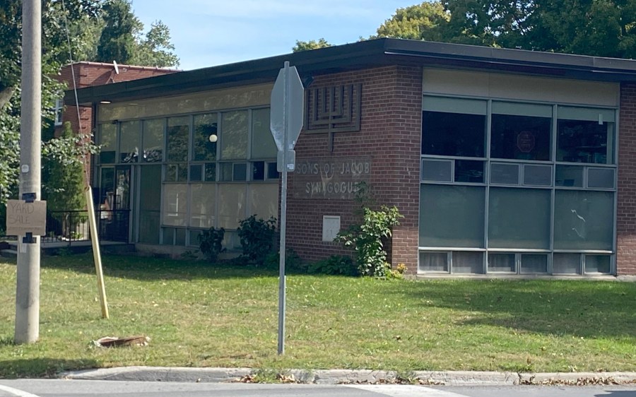up-to-30-shots-fired-after-man-opened-fire-on-officer-outside-ontario-synagogue