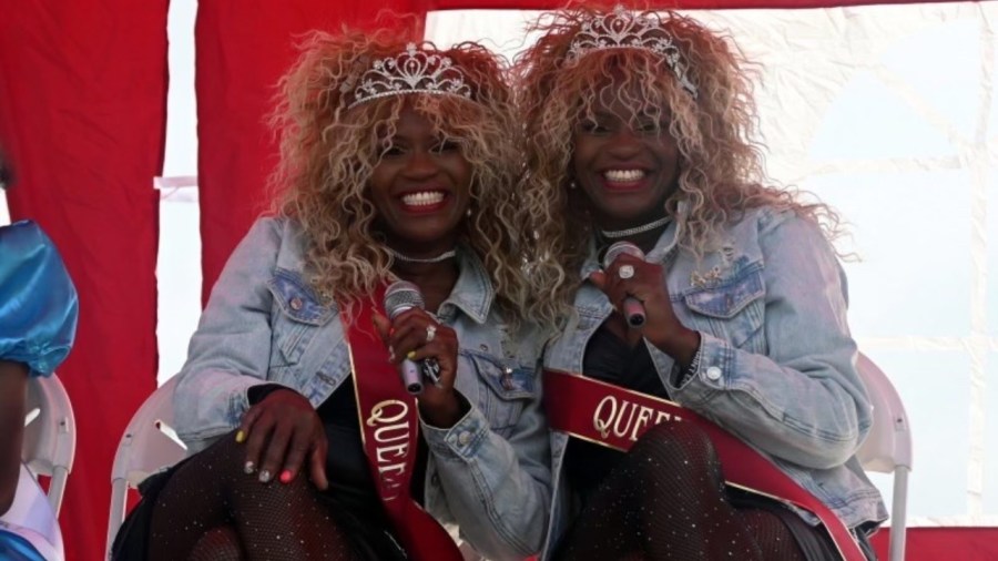 queens-of-twins-day-festival-to-host-carriage-ride-meet-and-greet-this-weekend