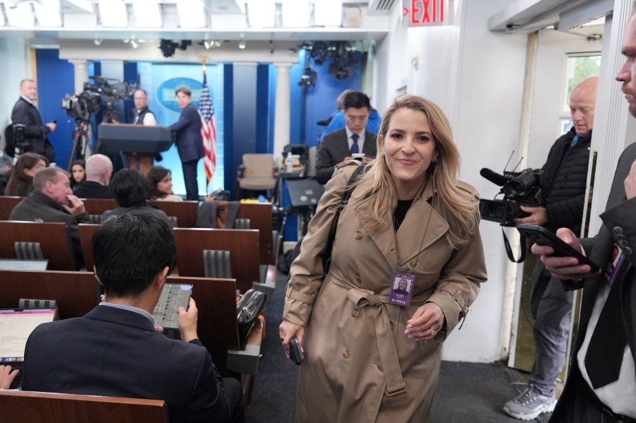 cnn-and-ms-now-reporters-back-at-white-house,-hours-after-judge-ordered-trump-to-lift-ban