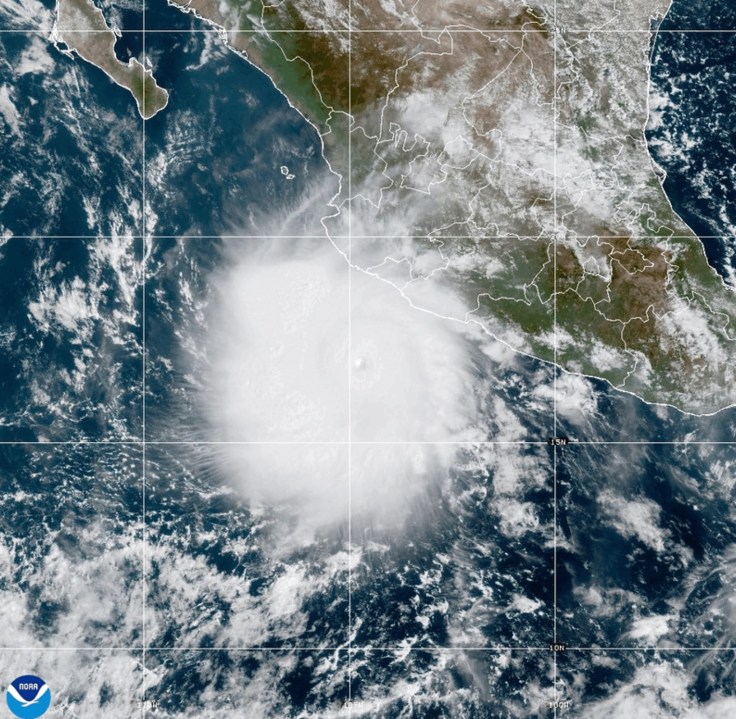 powerful-hurricane-polo-drenches-mexico’s-coast-as-nolo-takes-aim-at-hawaii