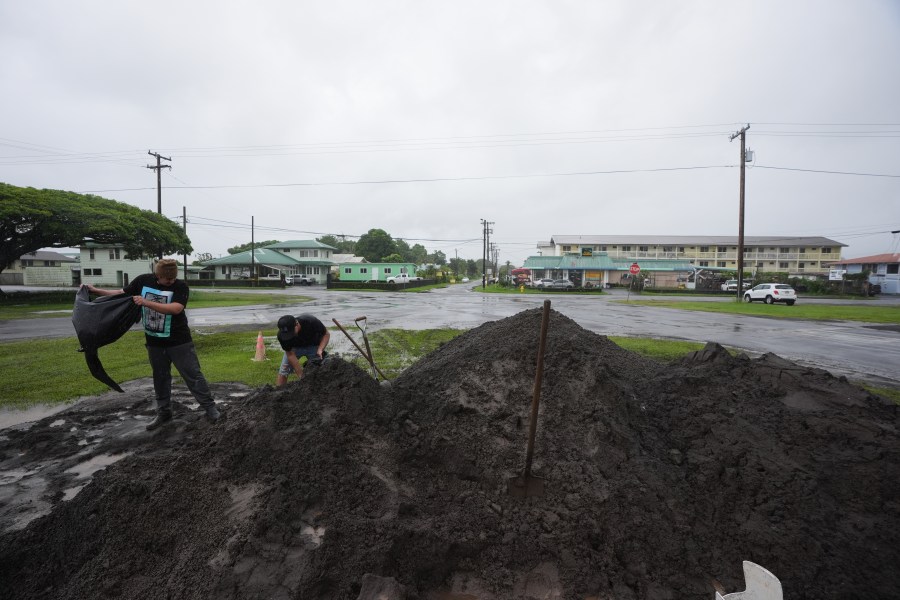 hurricanes-in-the-pacific-threaten-hawaii-and-mexico-with-floods-and-high-surf