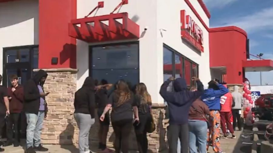 layne’s-chicken-fingers-celebrates-grand-opening-in-boardman
