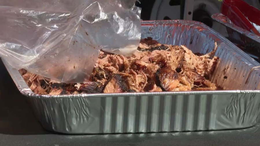 columbiana-community-pigs-out-at-first-swine-fest